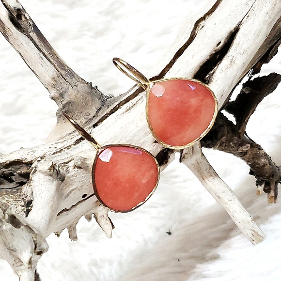 Vintage Jewelry - Juicy Peach Coral Vintage Drop Earrings